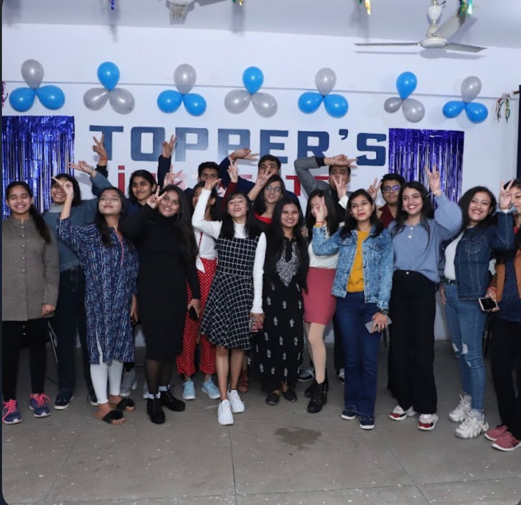 TOPPERS COMMERCE CLASSES